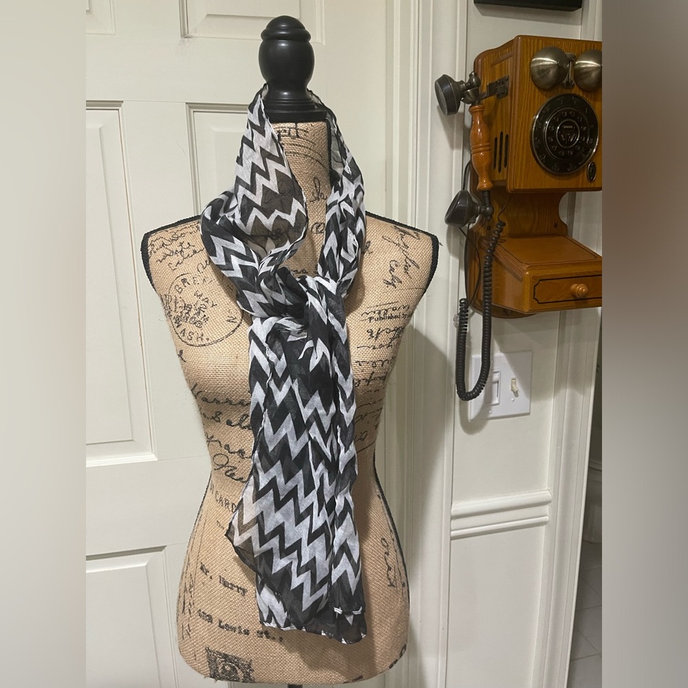 Scarf Set - Picture 3 of 3